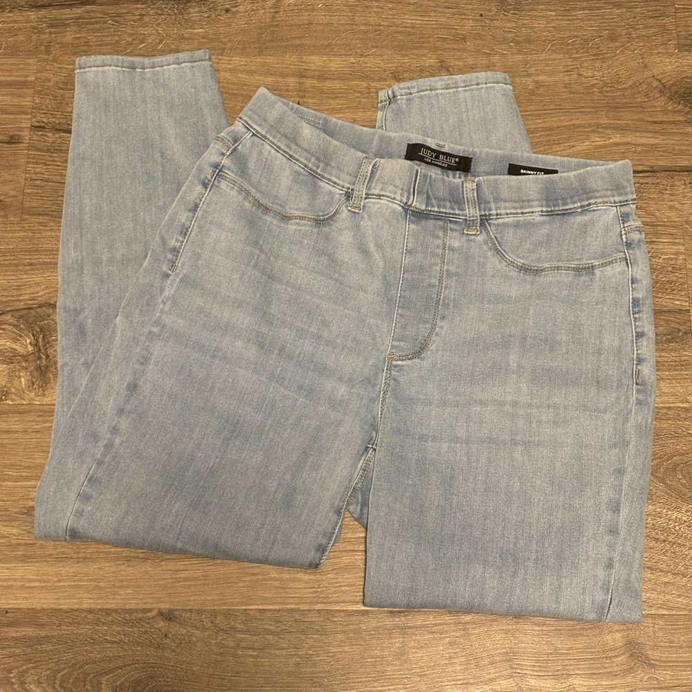 Judy Blue - Skinny Jeans - 14W - Picture 3 of 8